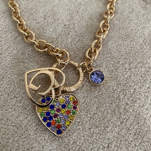 Guess Necklaces - Picture 4 of 4